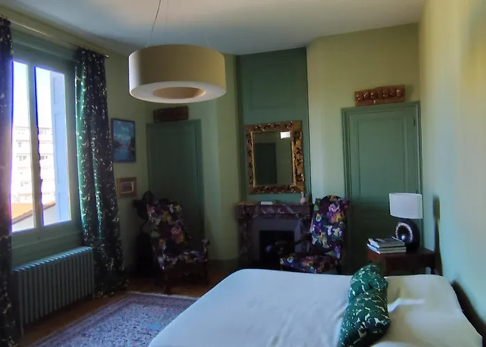 Clochi-clocha Gasthuis 3*