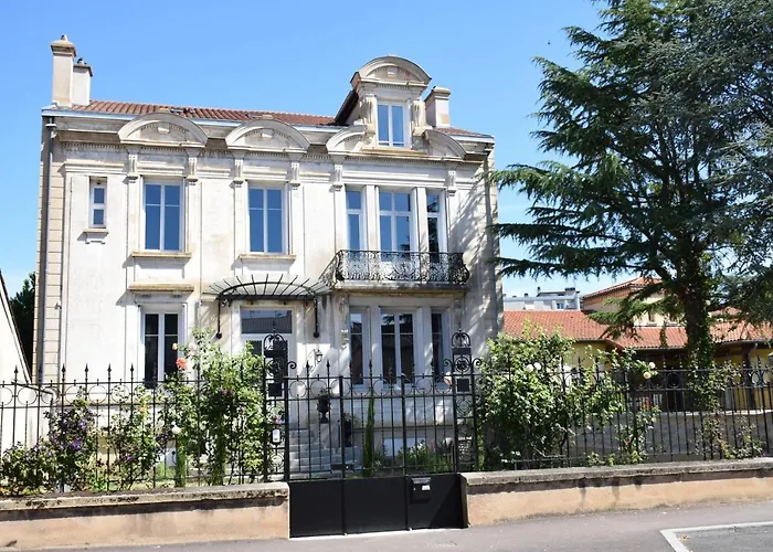 Gasthuis Clochi-clocha Montbrison